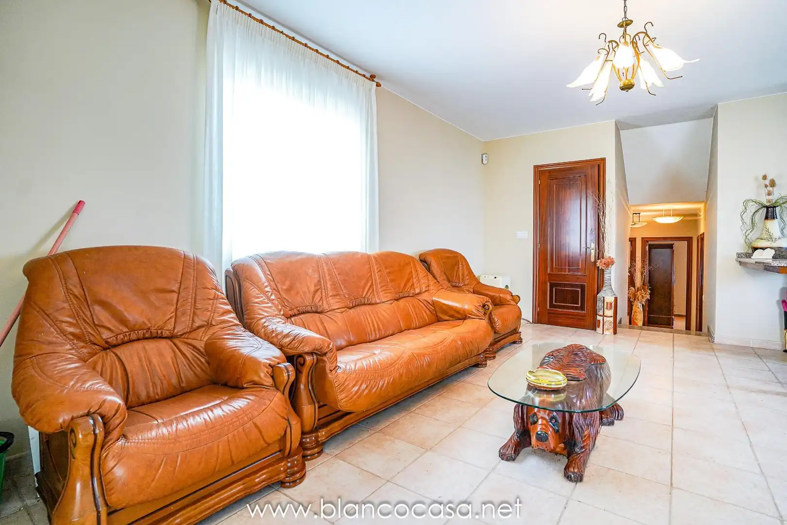Sala d'estar de Casa o xalet en venda en Malpica de Bergantiños amb Jardí privat, Terrassa i Traster