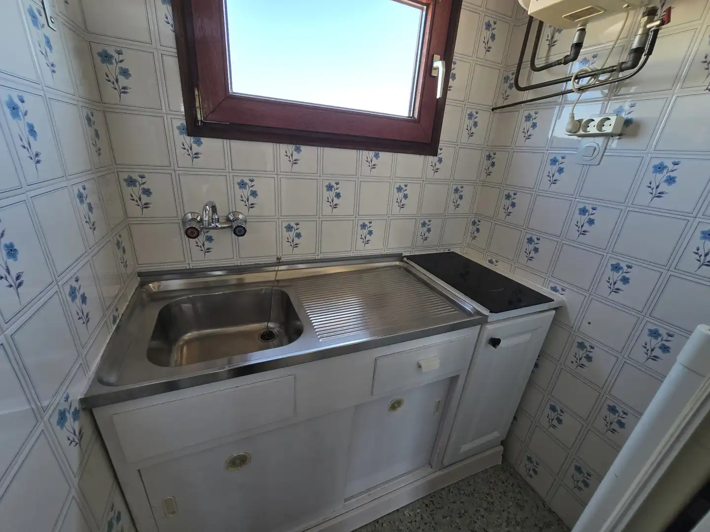 Cuina de Casa o xalet en venda en Empuriabrava amb Aire condicionat, Jardí privat i Piscina