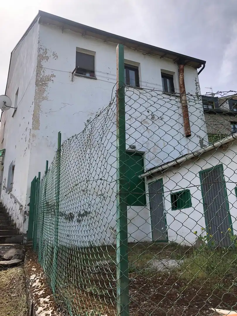 Vista exterior de Casa o xalet en venda en Ponferrada