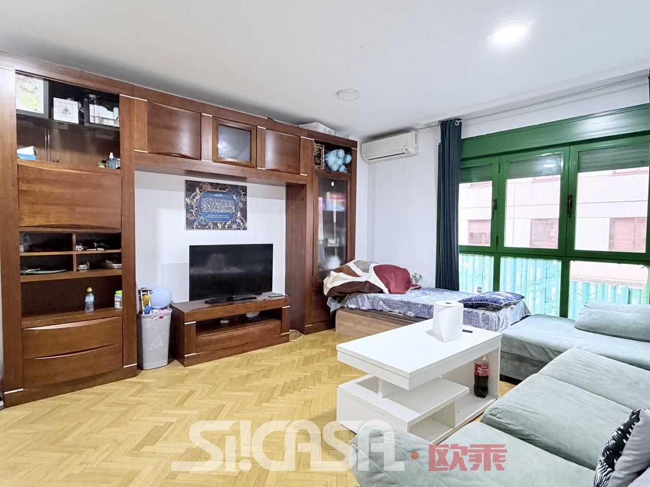 Living room of Flat for sale in Parla  with Air Conditioner and Storage room