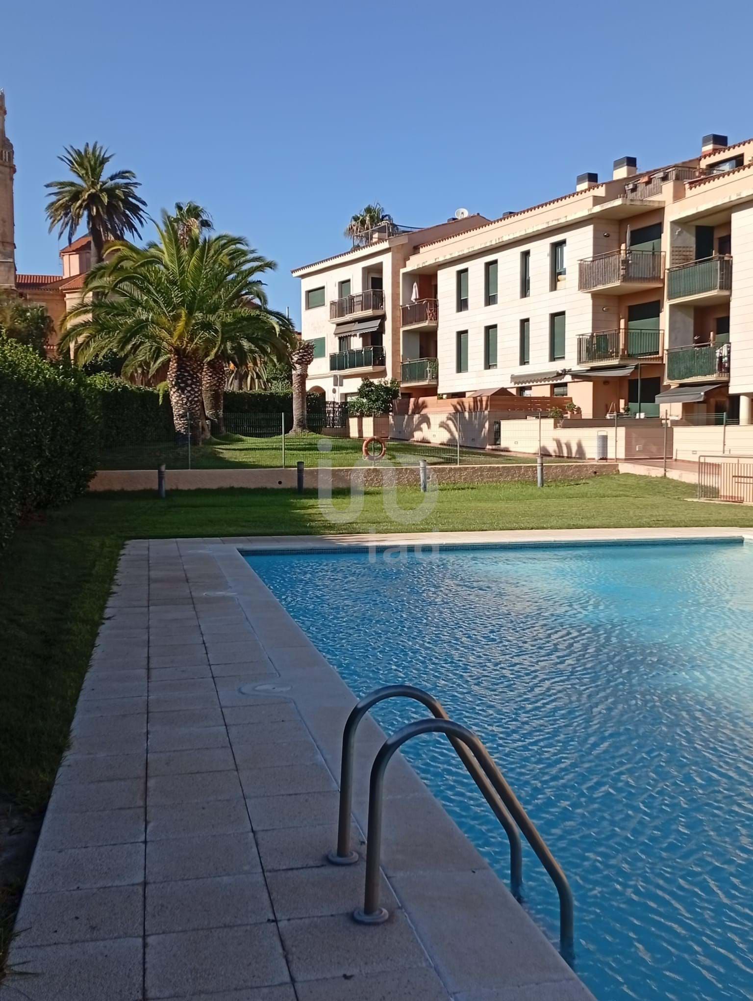 Swimming pool of Flat for sale in Vinyols i els Arcs  with Air Conditioner, Heating and Swimming Pool