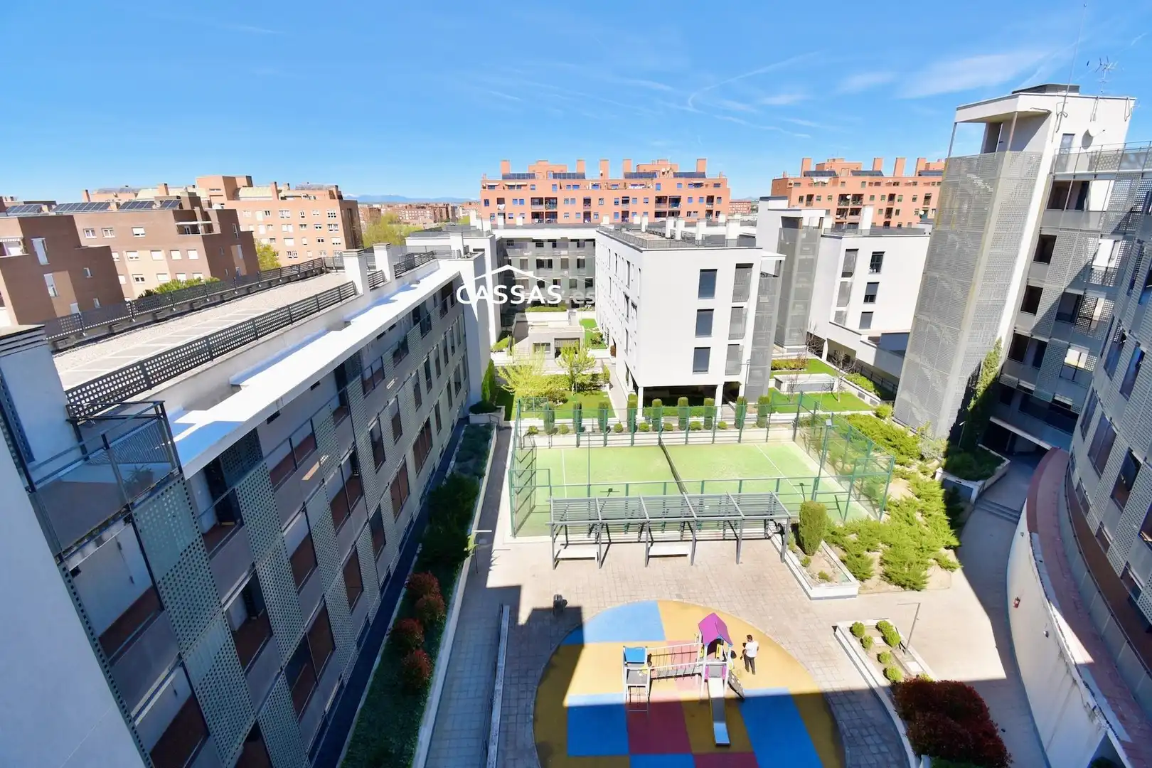 Vista exterior de Àtic en venda en Torrejón de Ardoz amb Calefacció, Terrassa i Traster