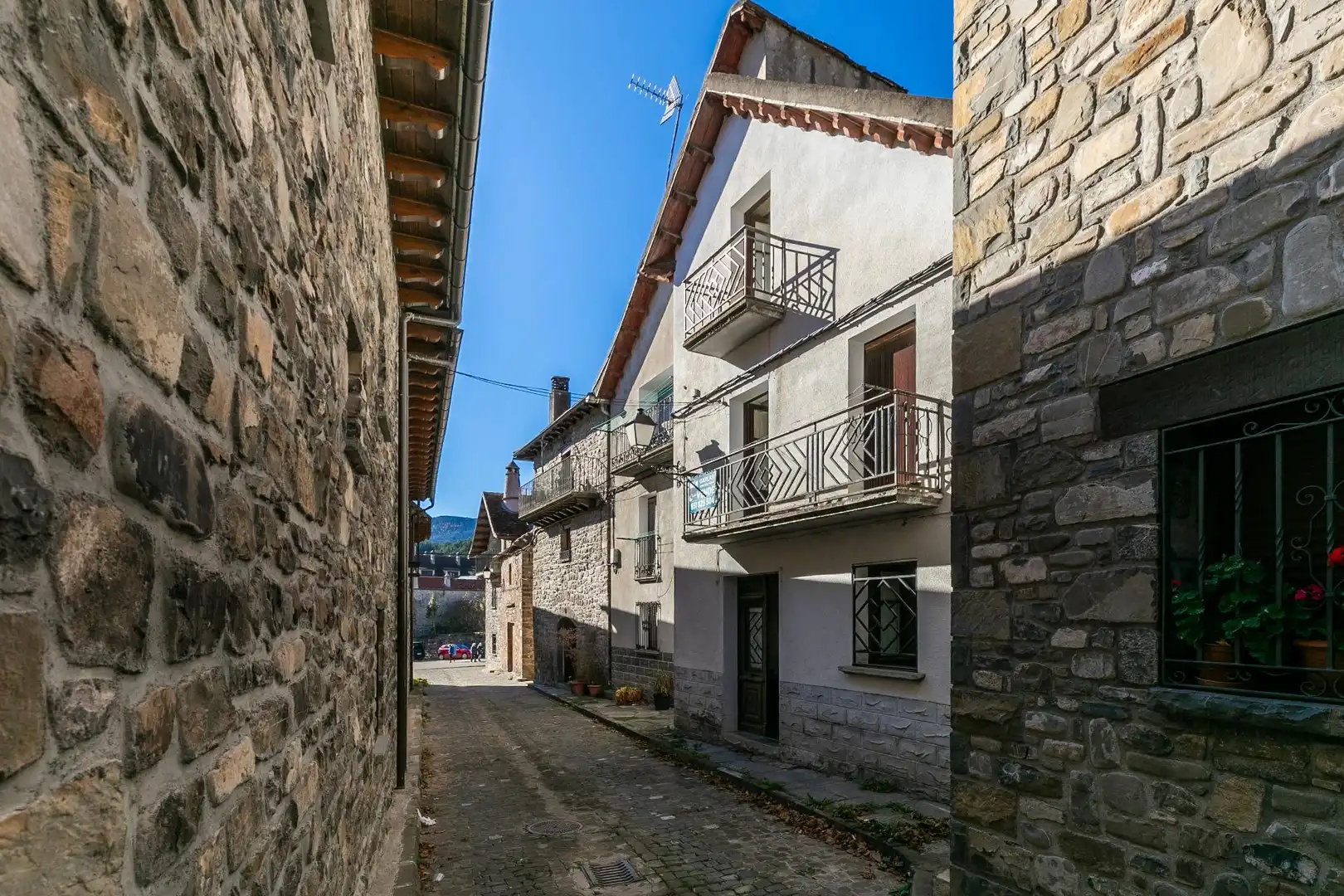 Vista exterior de Casa o chalet en venta en Valle de Hecho con Balcón