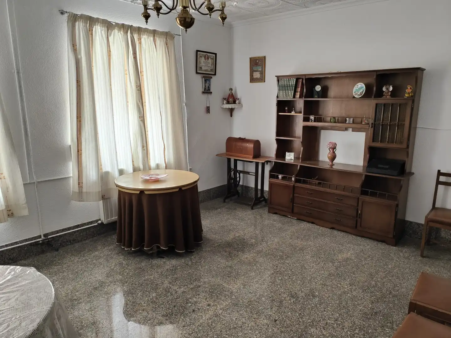 Sala de estar de Casa o chalet en venta en Corral de Almaguer con Calefacción, Parquet y Terraza