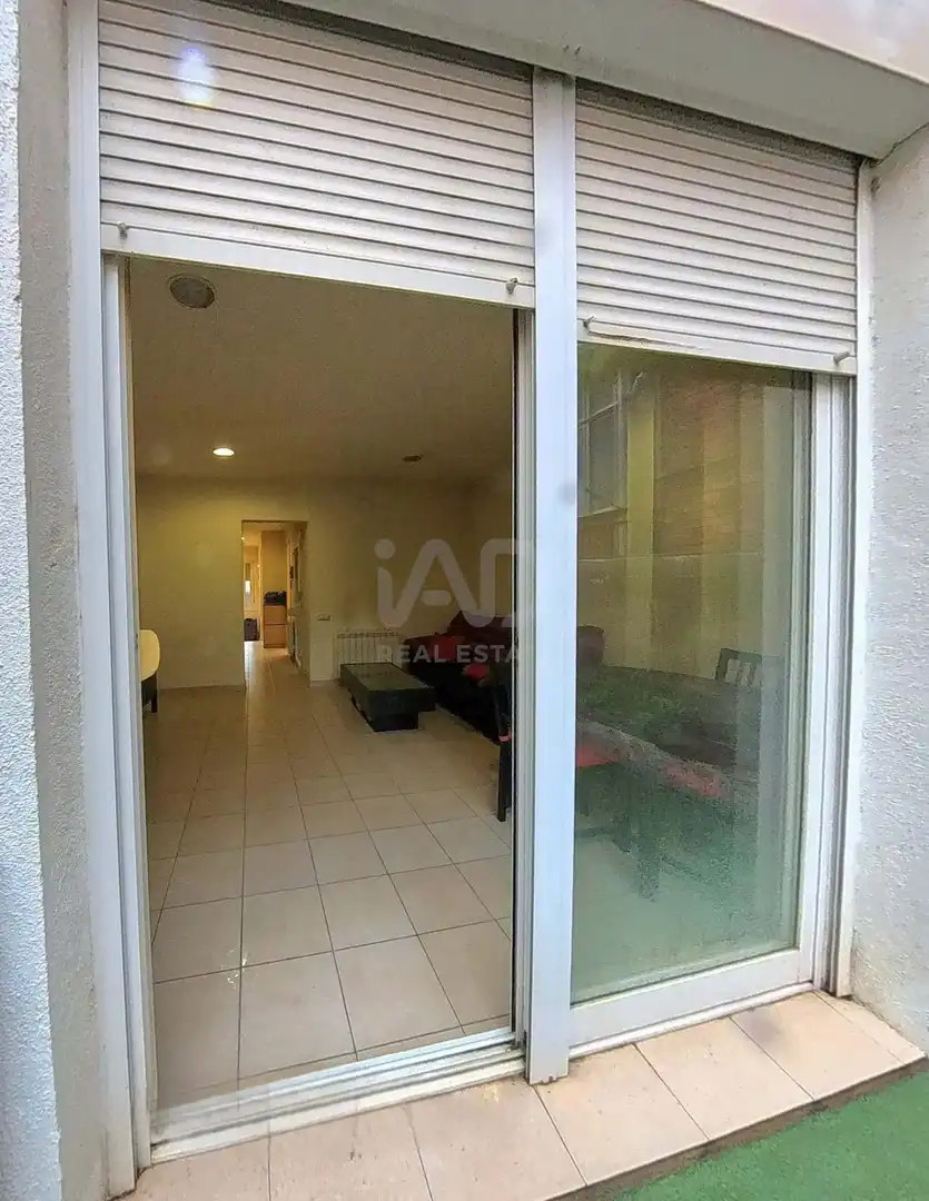 Vista exterior de Pis en venda en Barcelona amb Calefacció
