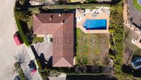 Vista exterior de Casa o xalet en venda en Bigues i Riells amb Aire condicionat, Terrassa i Piscina