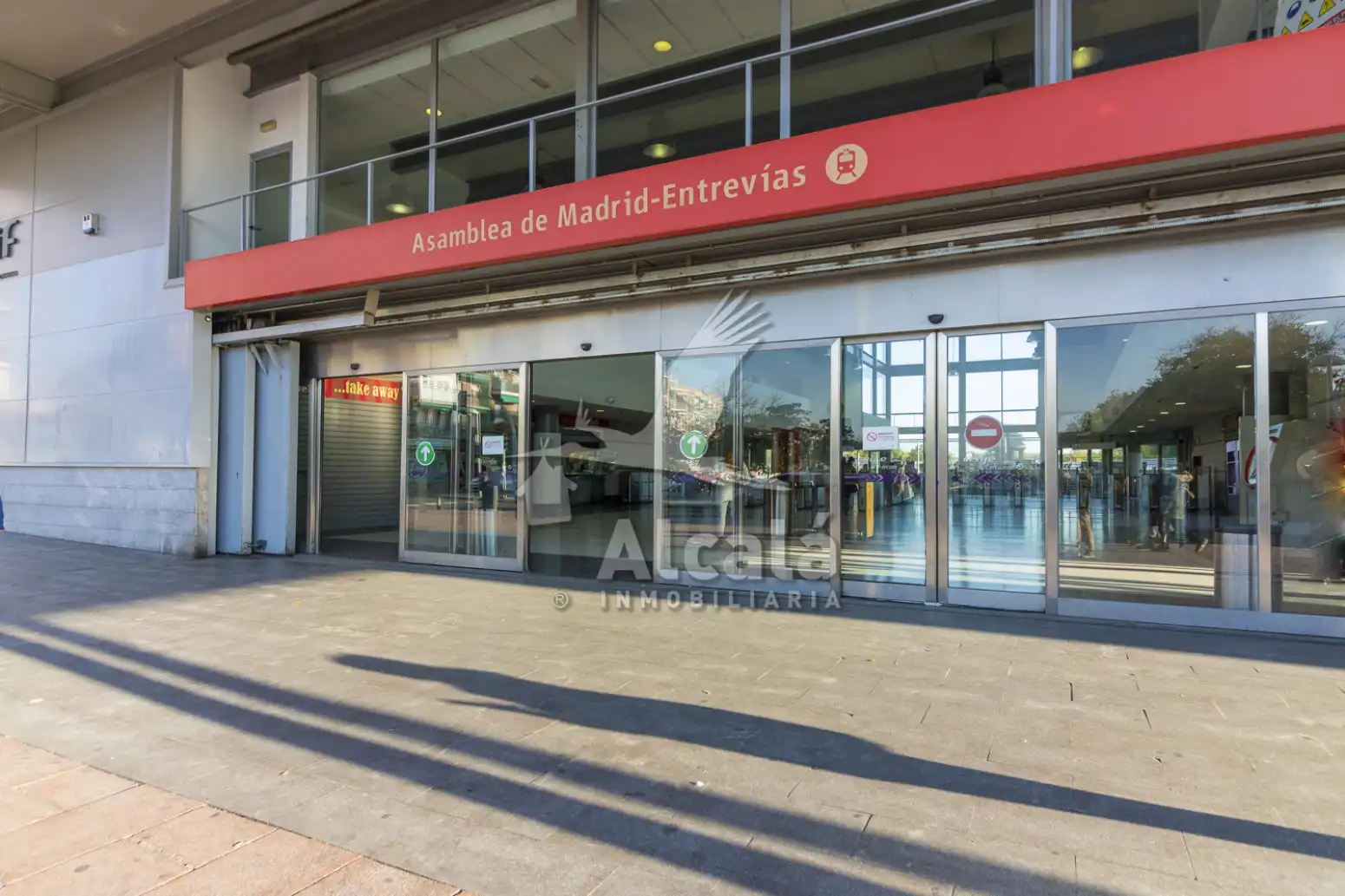 Vista exterior de Piso en venta en Madrid con Calefacción y Terraza