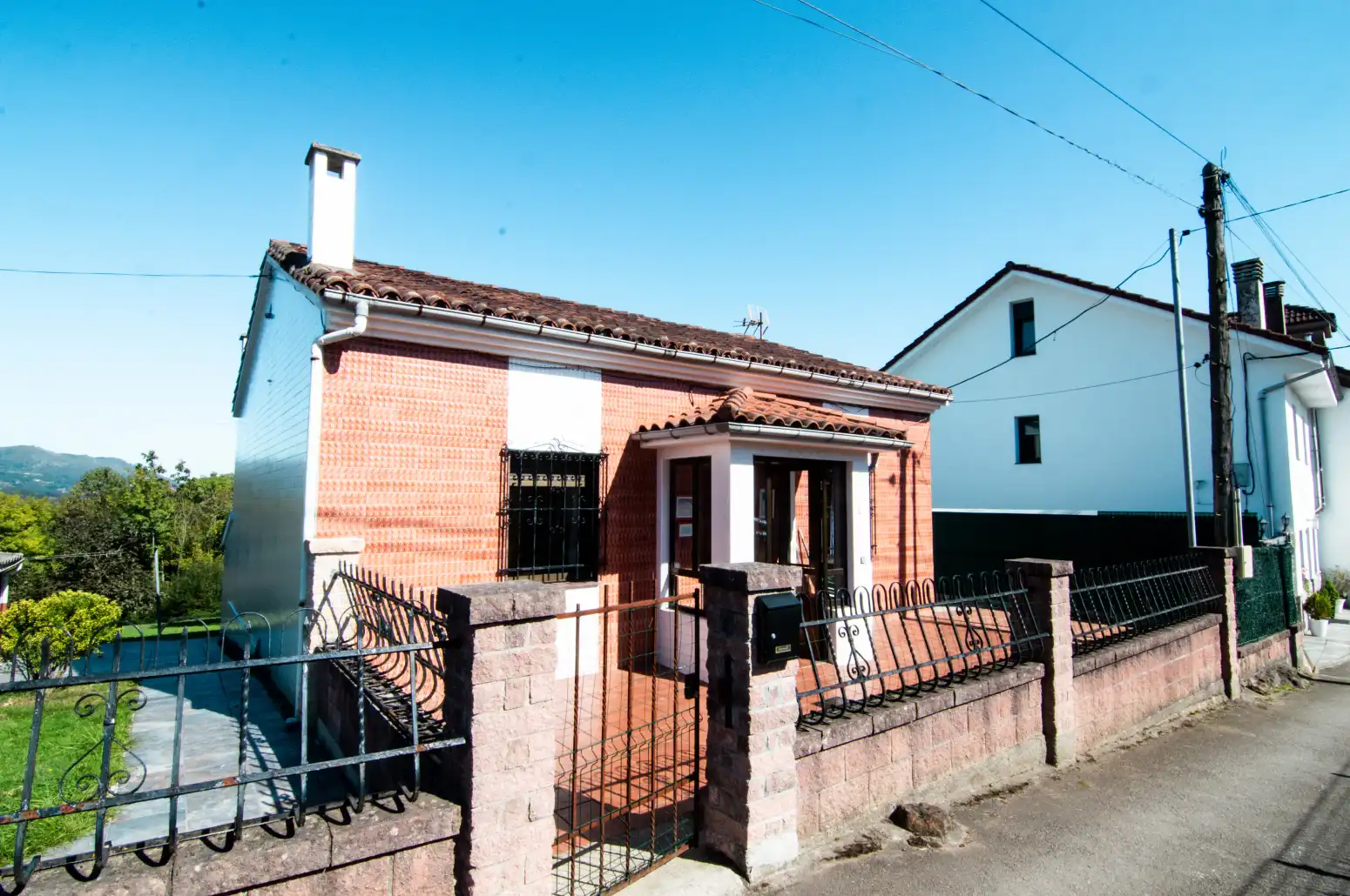 Exterior view of Houses for rent in San Claudio - Trubia - Las Caldas
