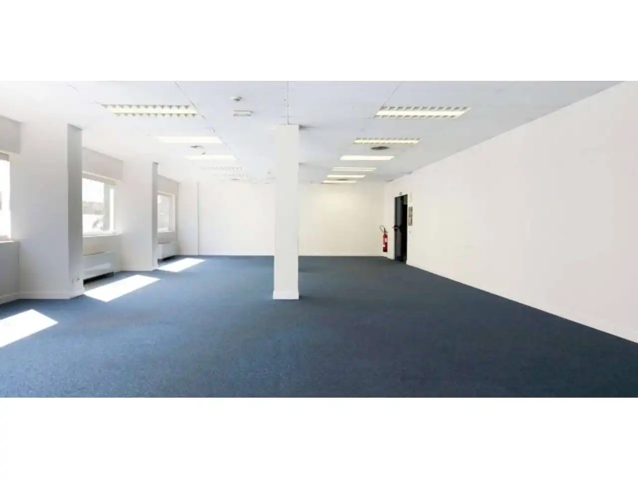 Office for rent in Madrid  with Air Conditioner and Alarm