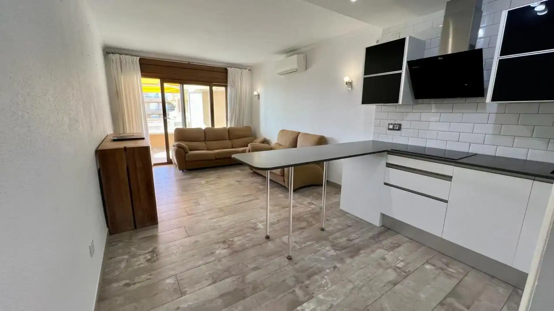 Cuina de Apartament en venda en L'Estartit amb Aire condicionat i Balcó