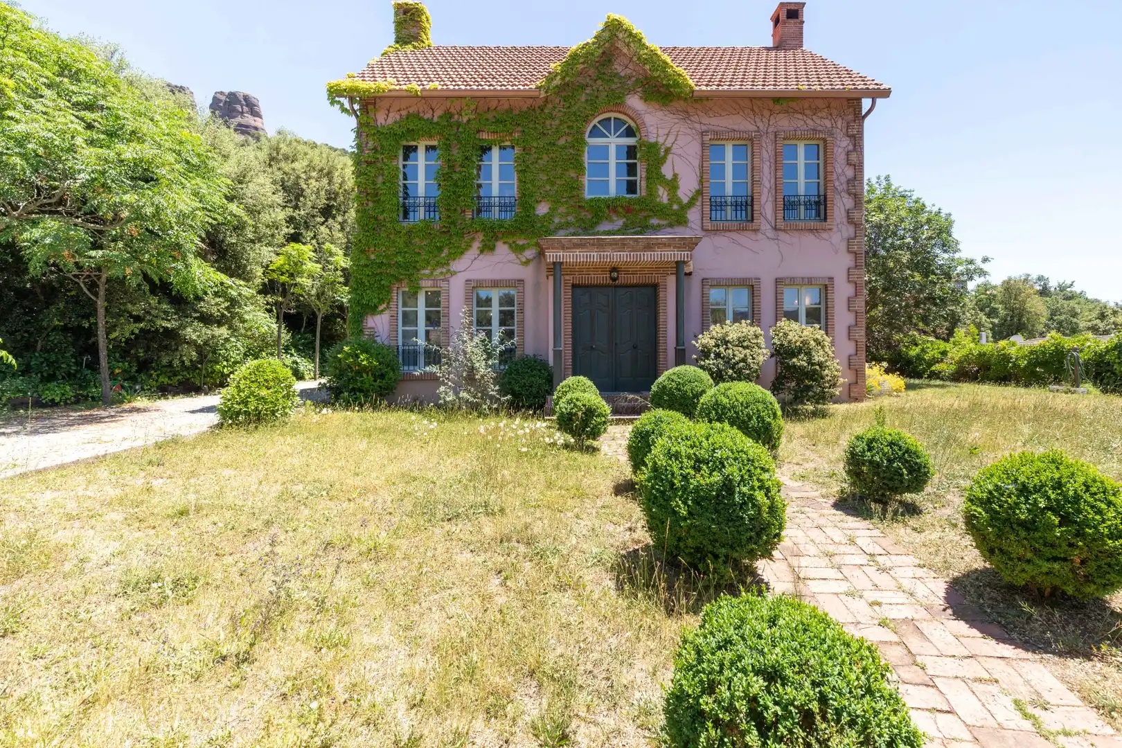 Außenansicht von Haus oder Chalet zum Verkauf in Matadepera mit Privatgarten und Schwimmbad
