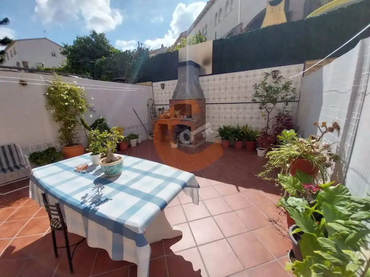 Casa con terraza en venta en Garona, imagen 2