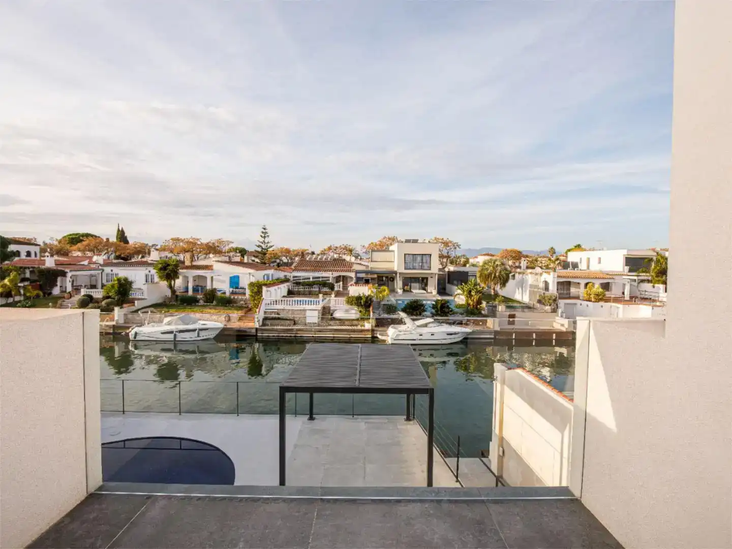 Terrace of Houses for sale in Empuriabrava  with Air Conditioner, Swimming Pool and Balcony