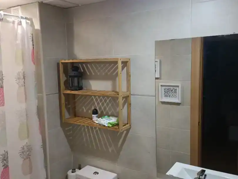 Bany de Pis de lloguer en  Granada Capital amb Aire condicionat, Piscina i Balcó