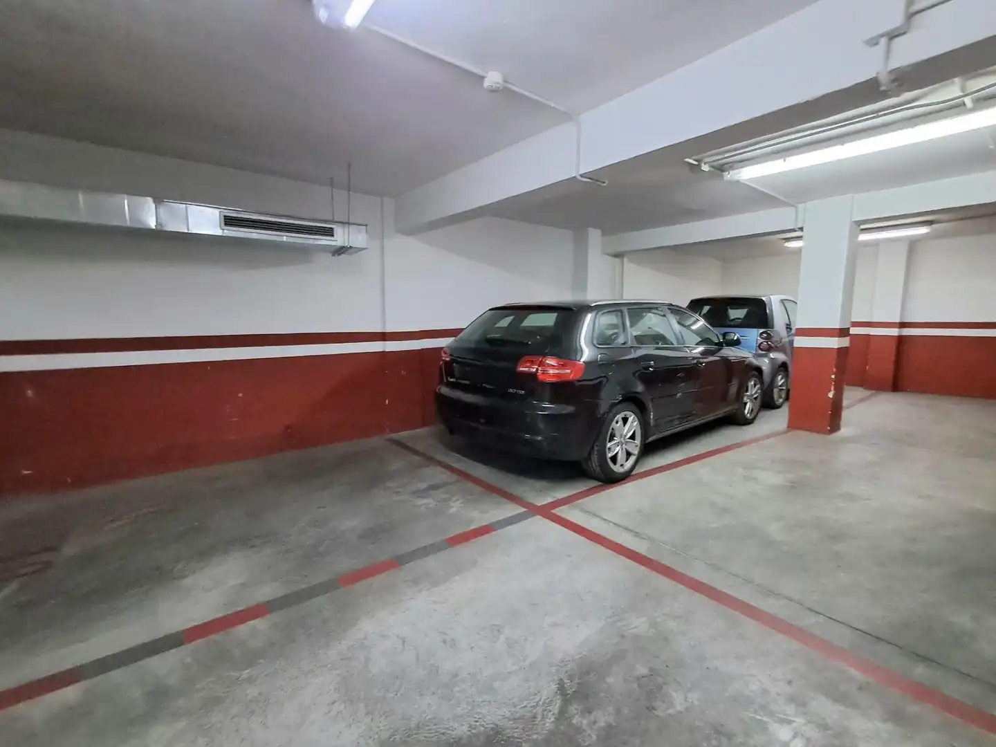 Parking de Piso en venta en Madrid con Aire acondicionado, Calefacción y Jardín privado