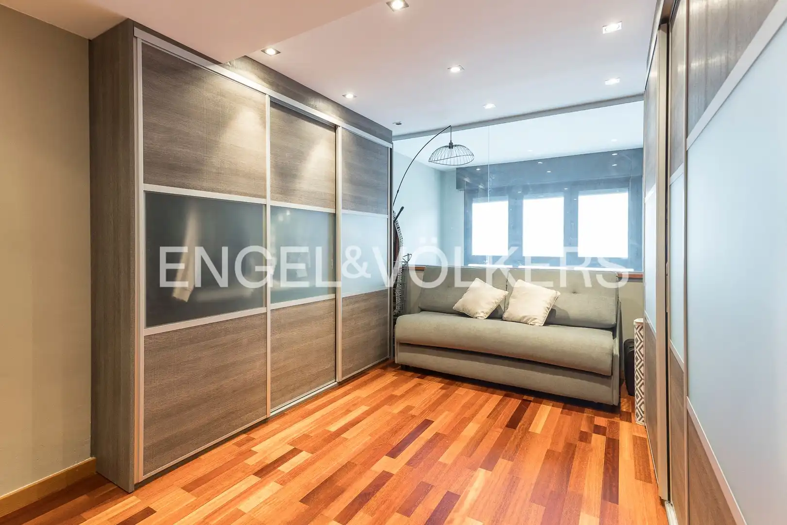 Duplexes for sale in Barcelona  with Heating, Parquet flooring and Furnished