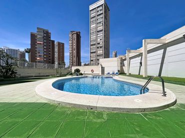 Pis amb piscina en venda a Levante Alto