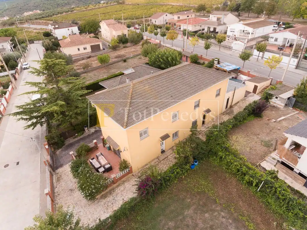 Houses for sale in Torrelles de Foix  with Air Conditioner, Heating and Private garden