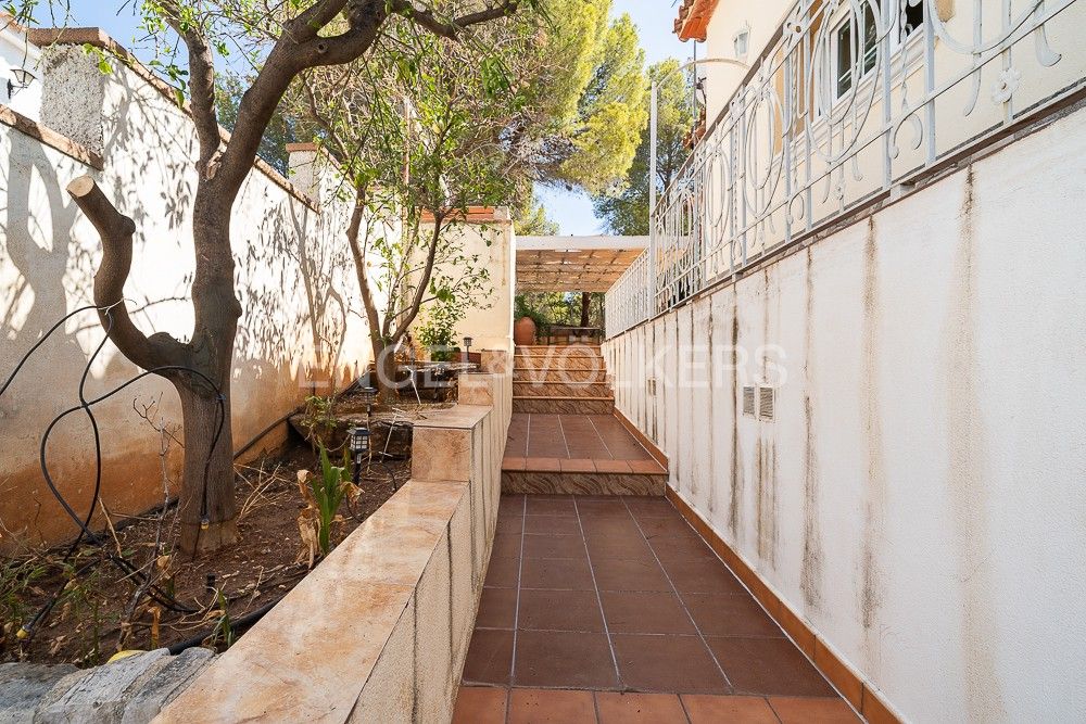 Vista exterior de Casa o xalet en venda en Gandia amb Aire condicionat, Calefacció i Jardí privat