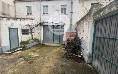 Exterior view of House or chalet for sale in Burgos Capital  with Heating, Private garden and Storage room