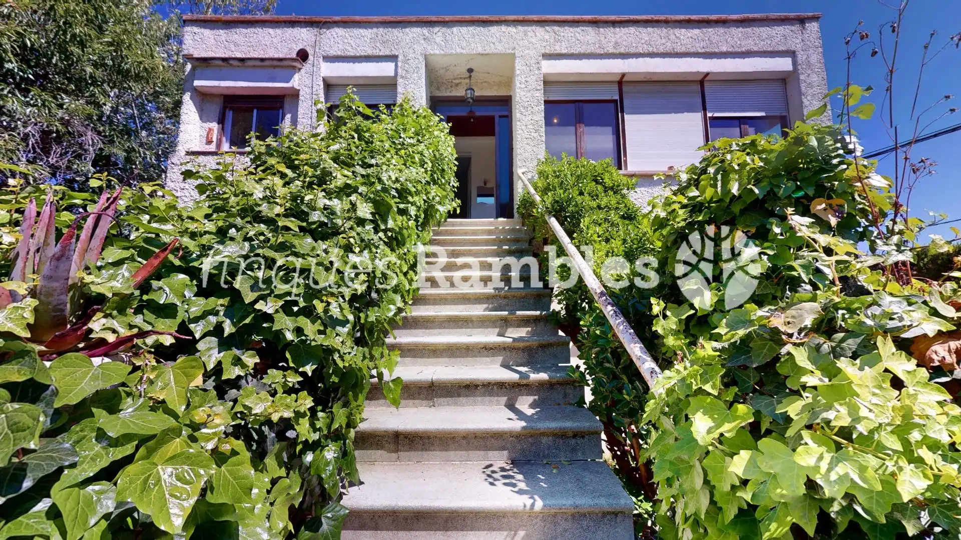 Vista exterior de Casa o xalet en venda en Masquefa amb Jardí privat, Terrassa i Traster