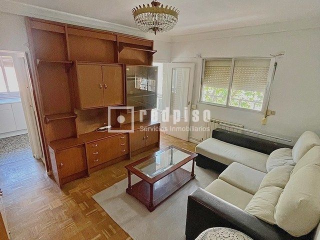 Dormitori de Pis en venda en  Madrid Capital amb Calefacció, Parquet i Terrassa