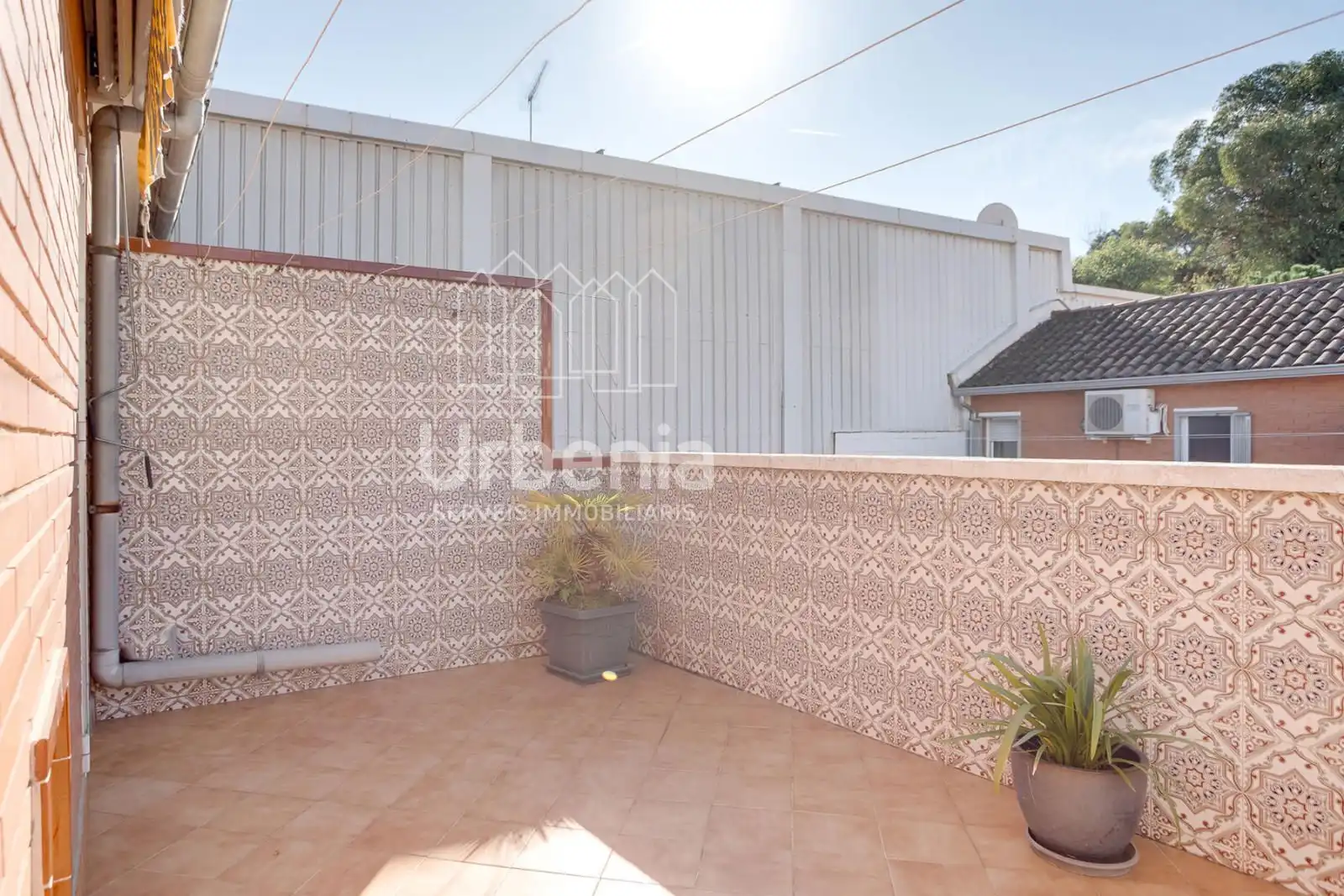 Vista exterior de Casa o xalet en venda en Arenys de Mar amb Calefacció, Terrassa i Traster