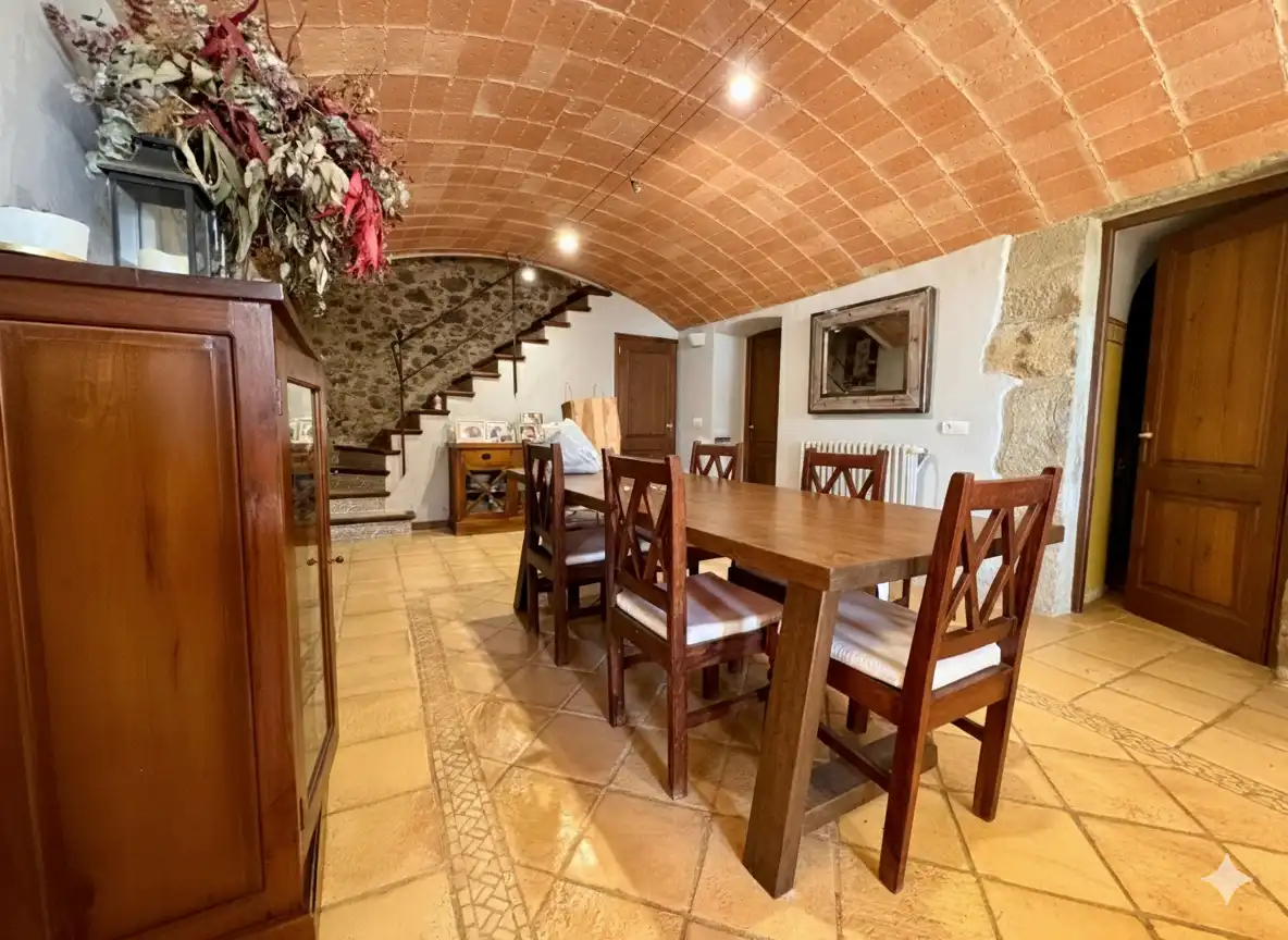 Menjador de Finca rústica en venda en Cruïlles, Monells I Sant Sadurní de L'Heura amb Aire condicionat, Calefacció i Jardí privat