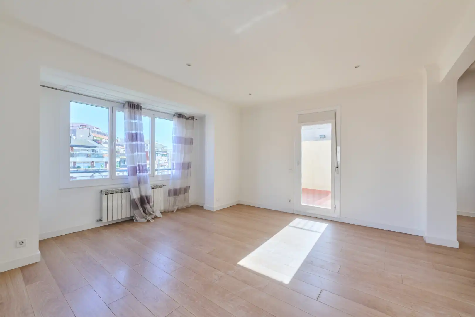 Habitación de Piso en venta en Barcelona con Aire acondicionado, Calefacción y Terraza