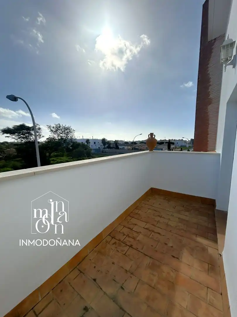 Vista exterior de Casa o chalet en venta en Almonte con Terraza, Trastero y Amueblado