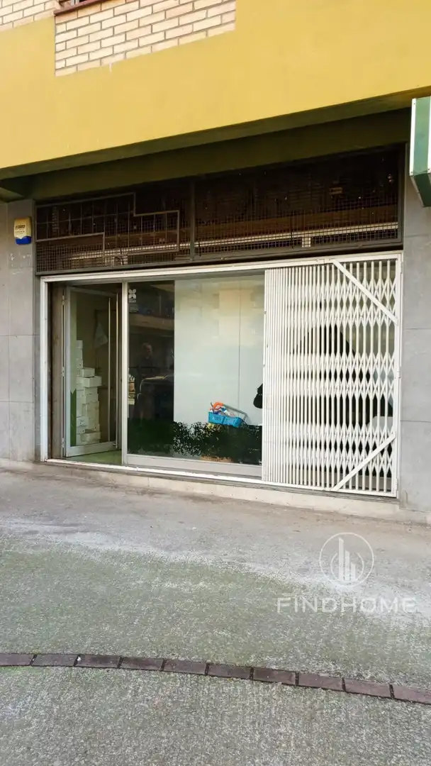 Business premises for sale in Carrer Rei Martí 'l'Humà 9, imagen 2