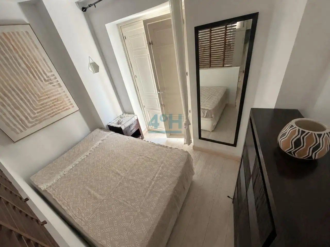 Dormitori de Estudi de lloguer en Ourense Capital  amb Calefacció, Parquet i Terrassa