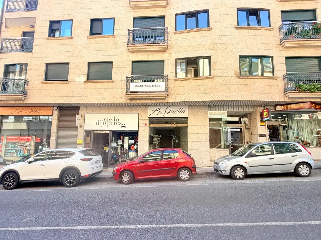 Local de lloguer en Nigrán amb Parquet i Moblat