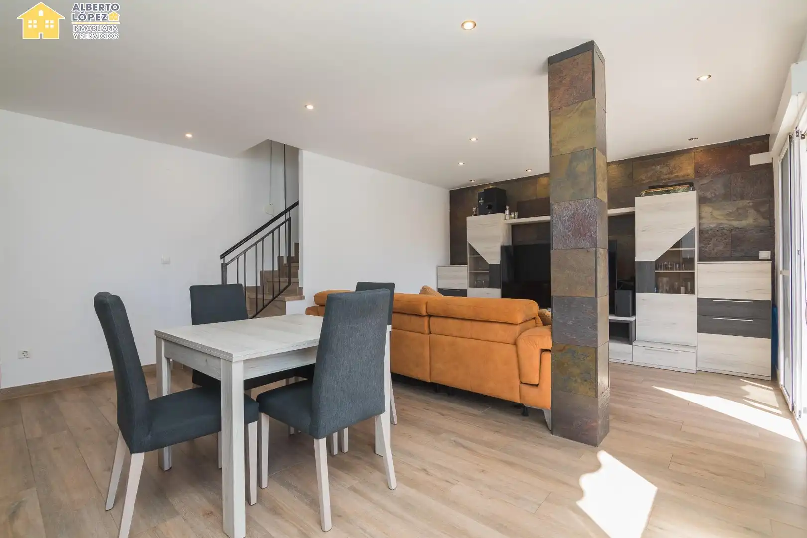 Sala d'estar de Àtic en venda en Santa Pola amb Aire condicionat, Terrassa i Balcó