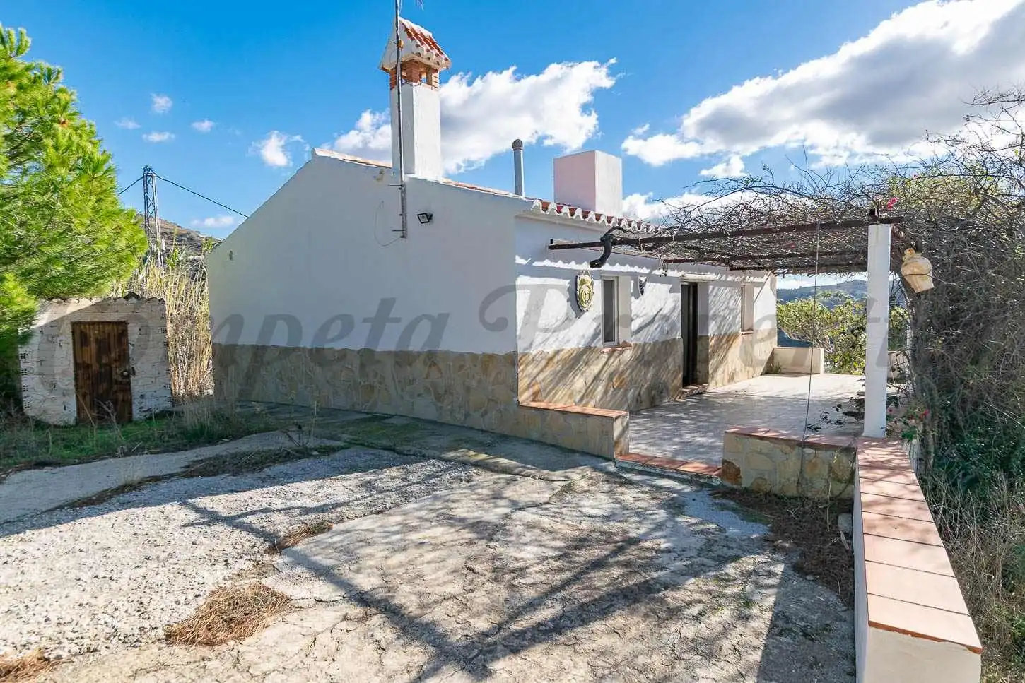 Casa con jardín en venta en Sayalonga