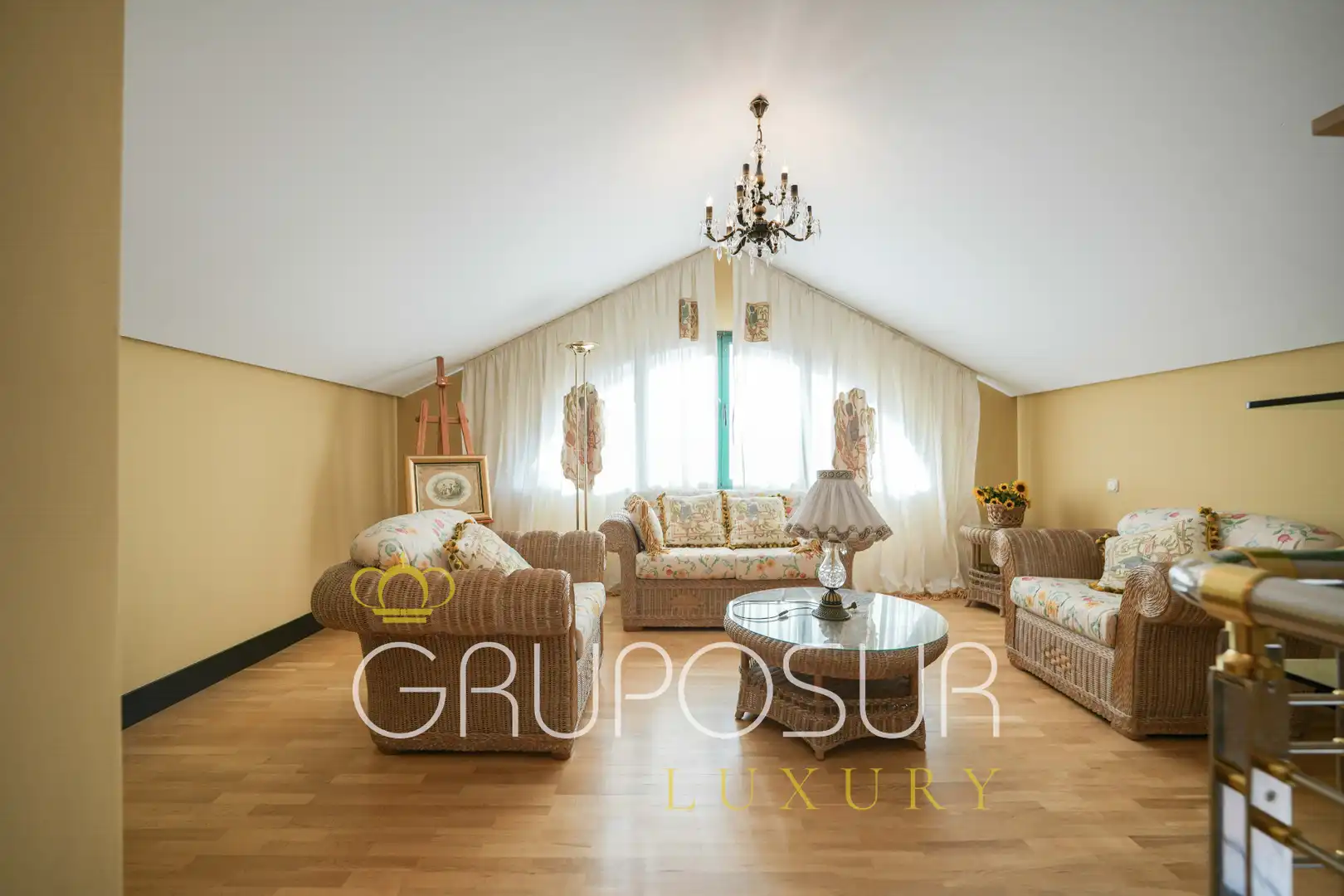 Sala de estar de Casa o chalet en venta en Valladolid con Calefacción, Jardín privado y Parquet