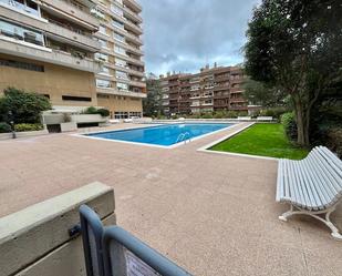 Swimming pool of Flat for sale in  Barcelona Capital  with Heating, Private garden and Parquet flooring