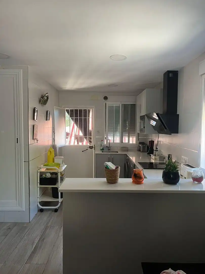 Cuina de Casa o xalet en venda en Córdoba amb Aire condicionat, Calefacció i Jardí privat