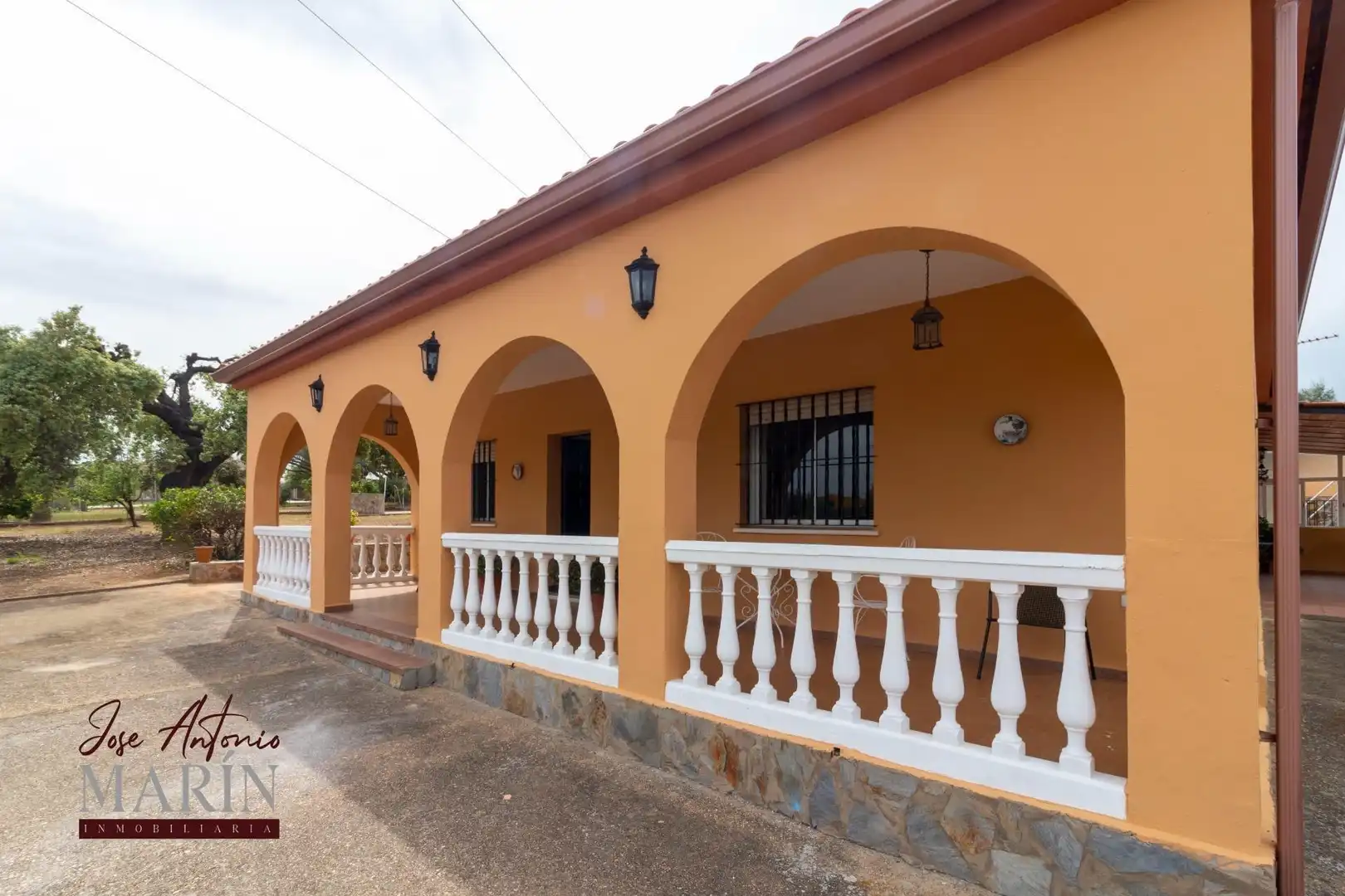 Vista exterior de Casa o chalet en venta en Badajoz con Aire acondicionado, Jardín privado y Piscina