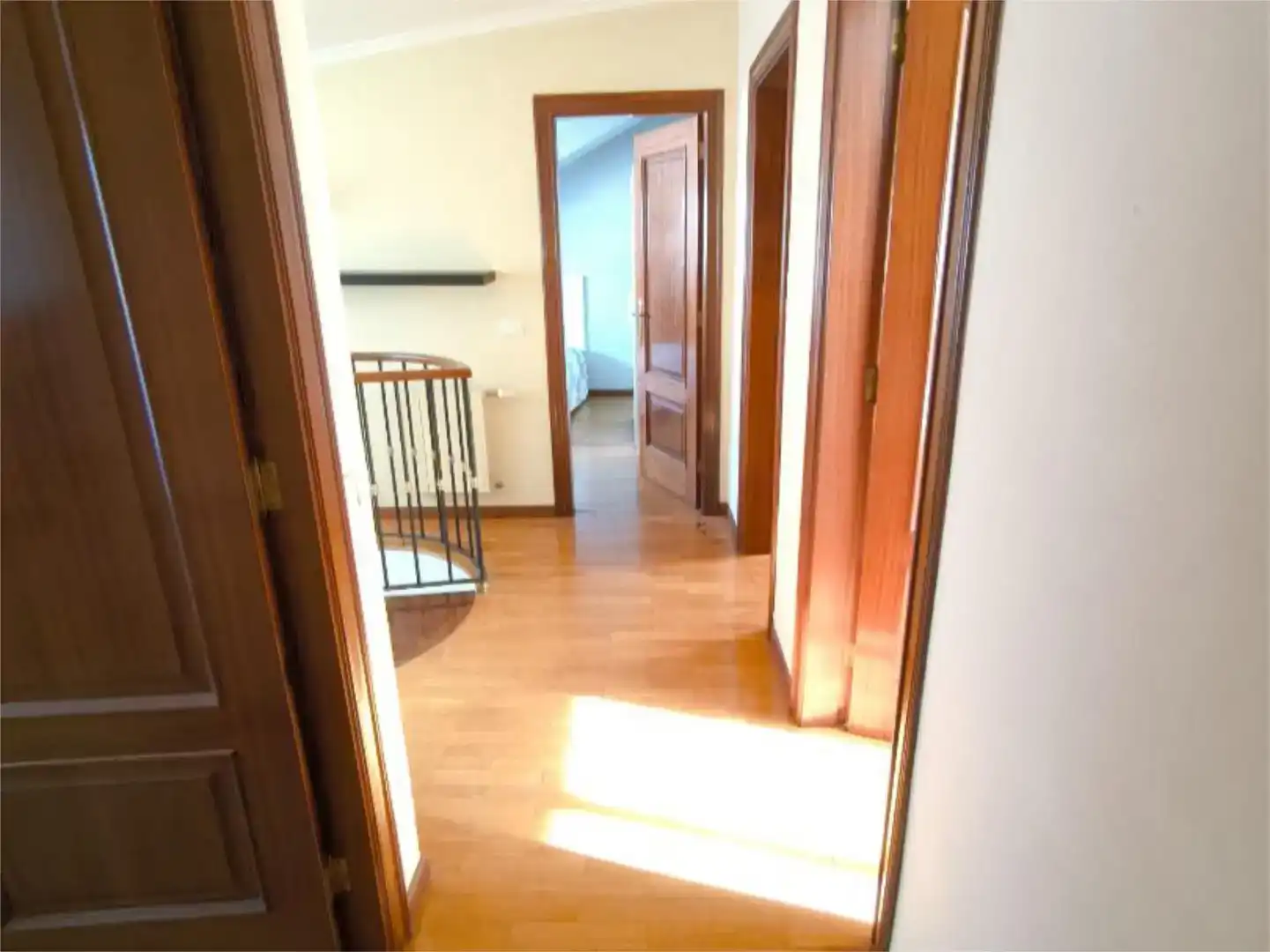 Casa adosada en venta en Vigo  con Parquet, Trastero y Amueblado