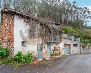 Vista exterior de Casa o xalet en venda en Oviedo  amb Balcó