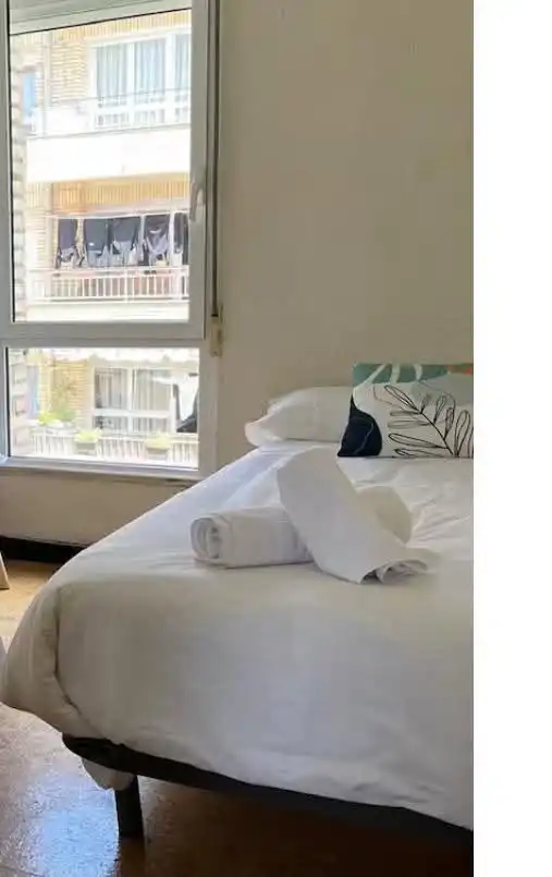 Habitación de Piso de alquiler en Torrelavega  con Calefacción, Parquet y Amueblado