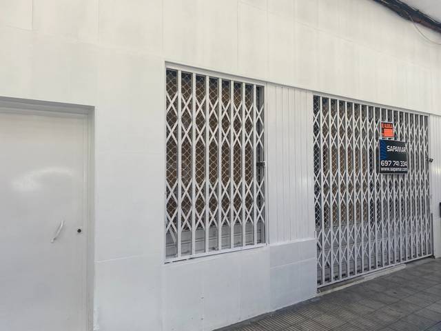 Local comercial en Alquiler en Carrer Ferrocarril d'Alcoi, 44 en Centro Histórico