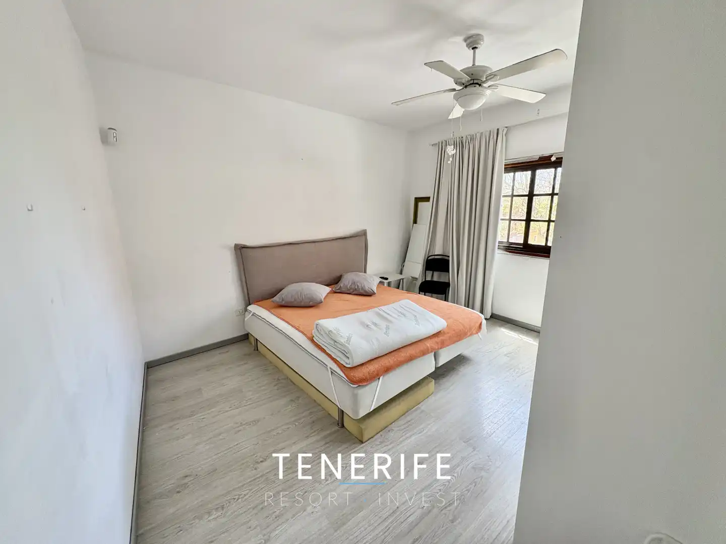 Habitación de Apartamento en venta en Arona con Terraza, Trastero y Amueblado