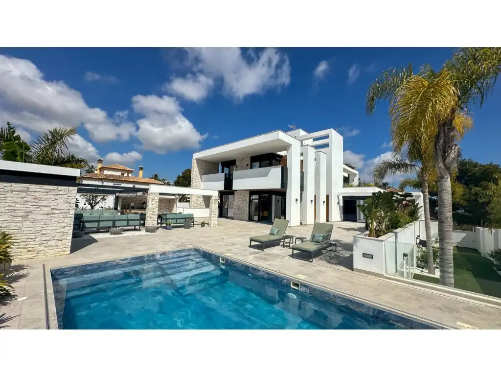 House with pool for sale in Urbanizacion V Martin Brisas 152, imagen 2
