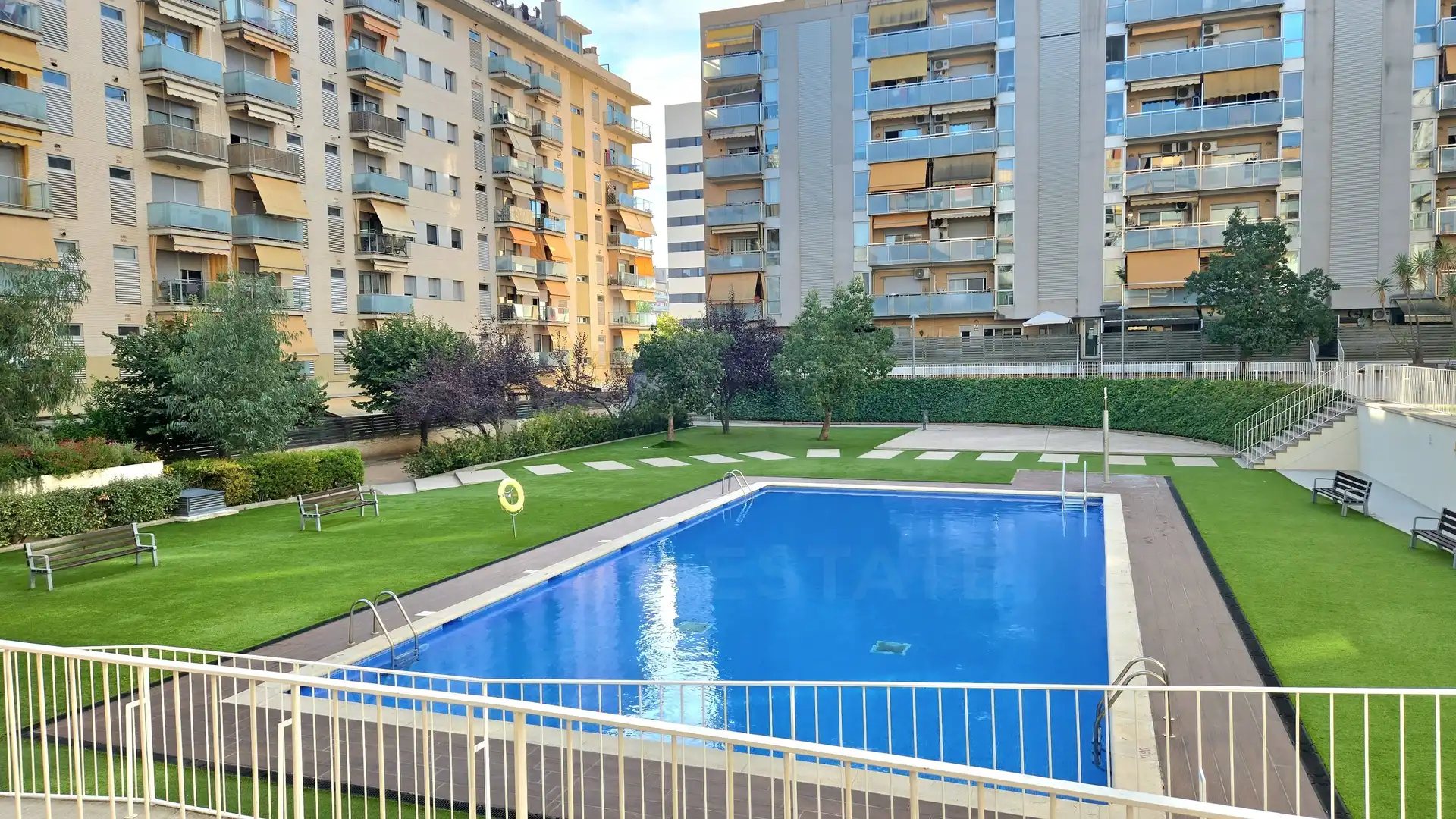 Pis amb piscina en venda a Parc d’Europa