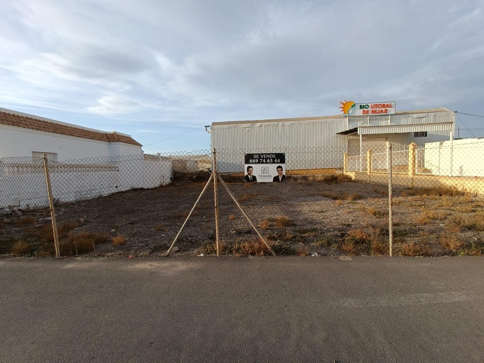 Terreno en venta en  Almería Capital