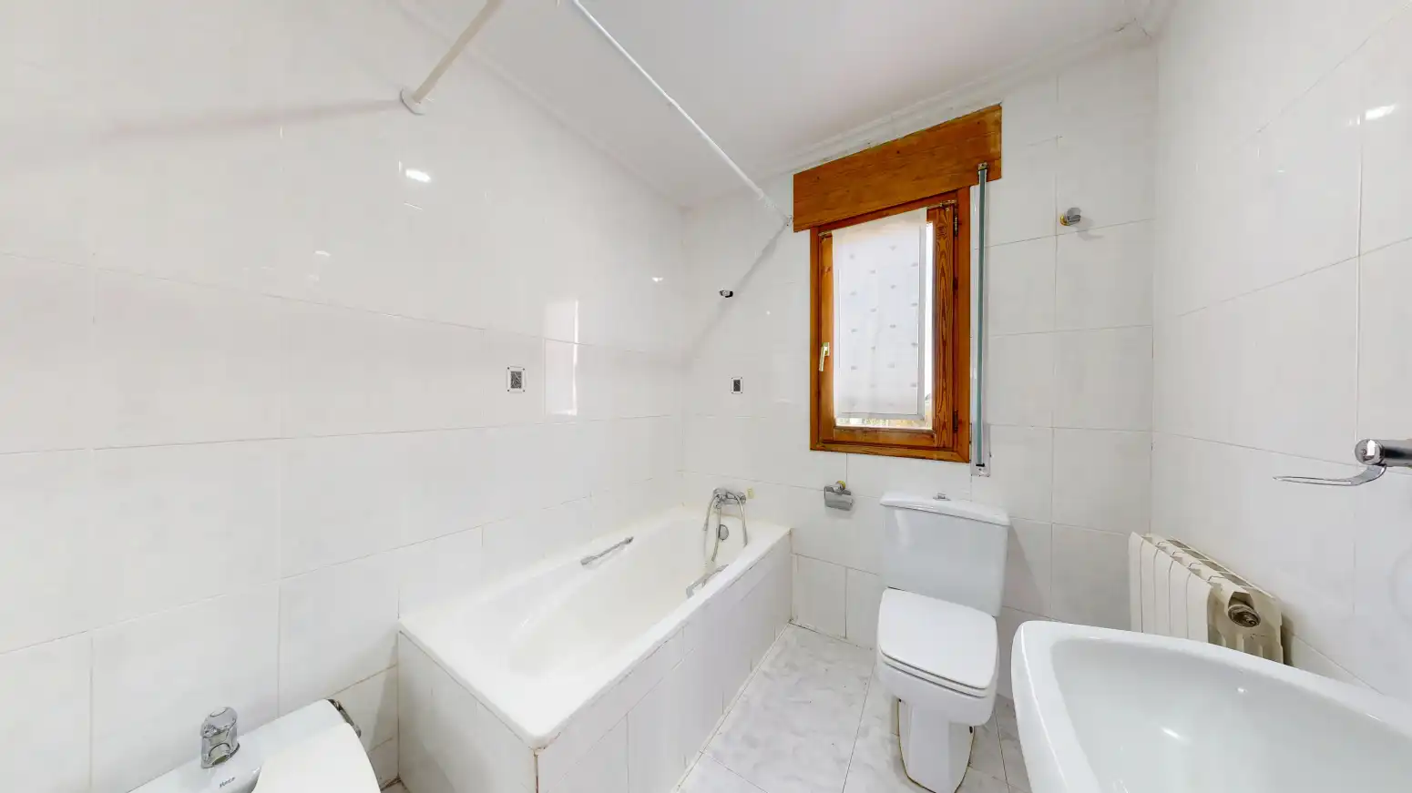 Baño de Piso en venta en Carcastillo con Calefacción