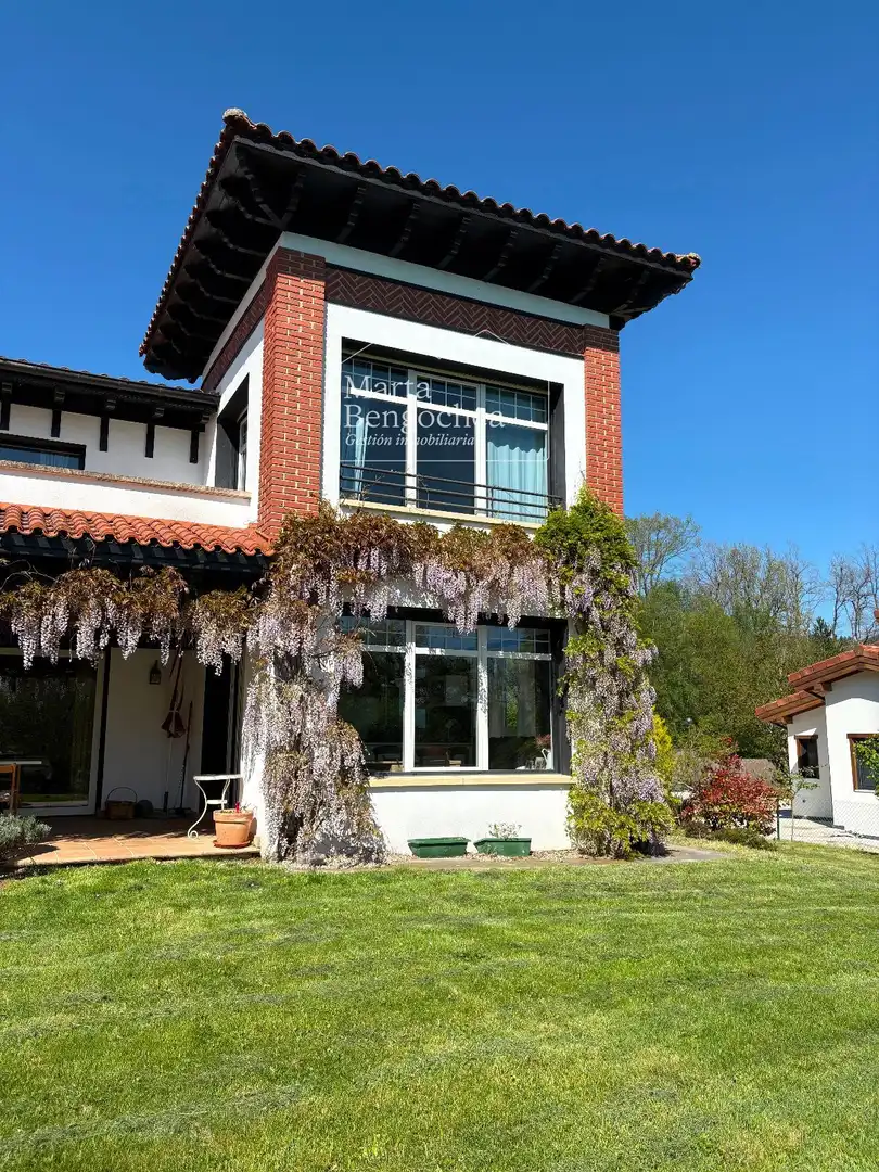 Vista exterior de Casa o chalet en venta en Legutio con Calefacción, Jardín privado y Terraza