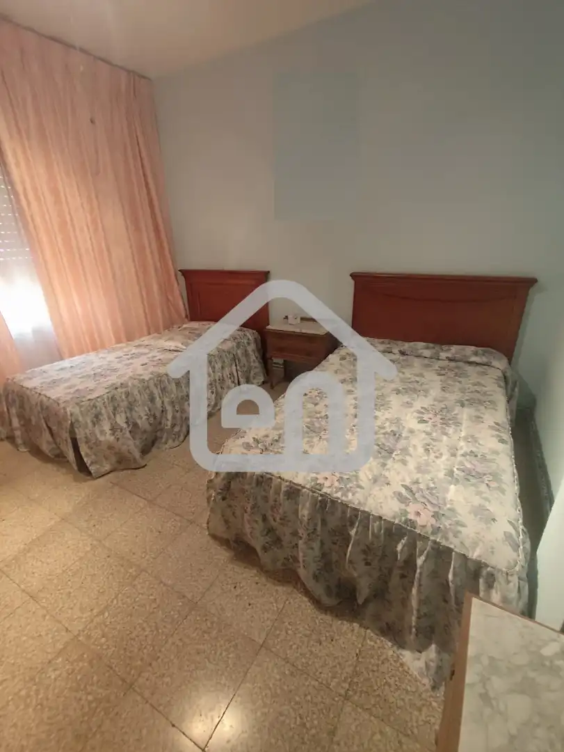 Dormitori de Pis en venda en Requena amb Aire condicionat, Calefacció i Balcó